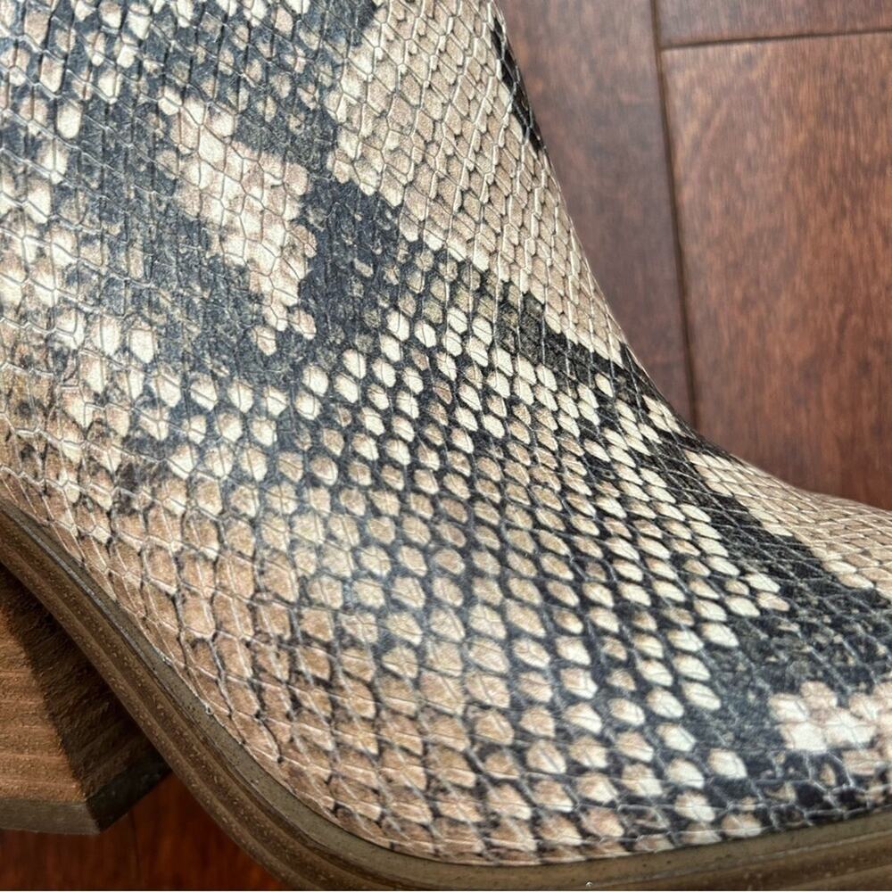 Vince Camuto Gigietta Leather “Python Snakeskin” … - image 8